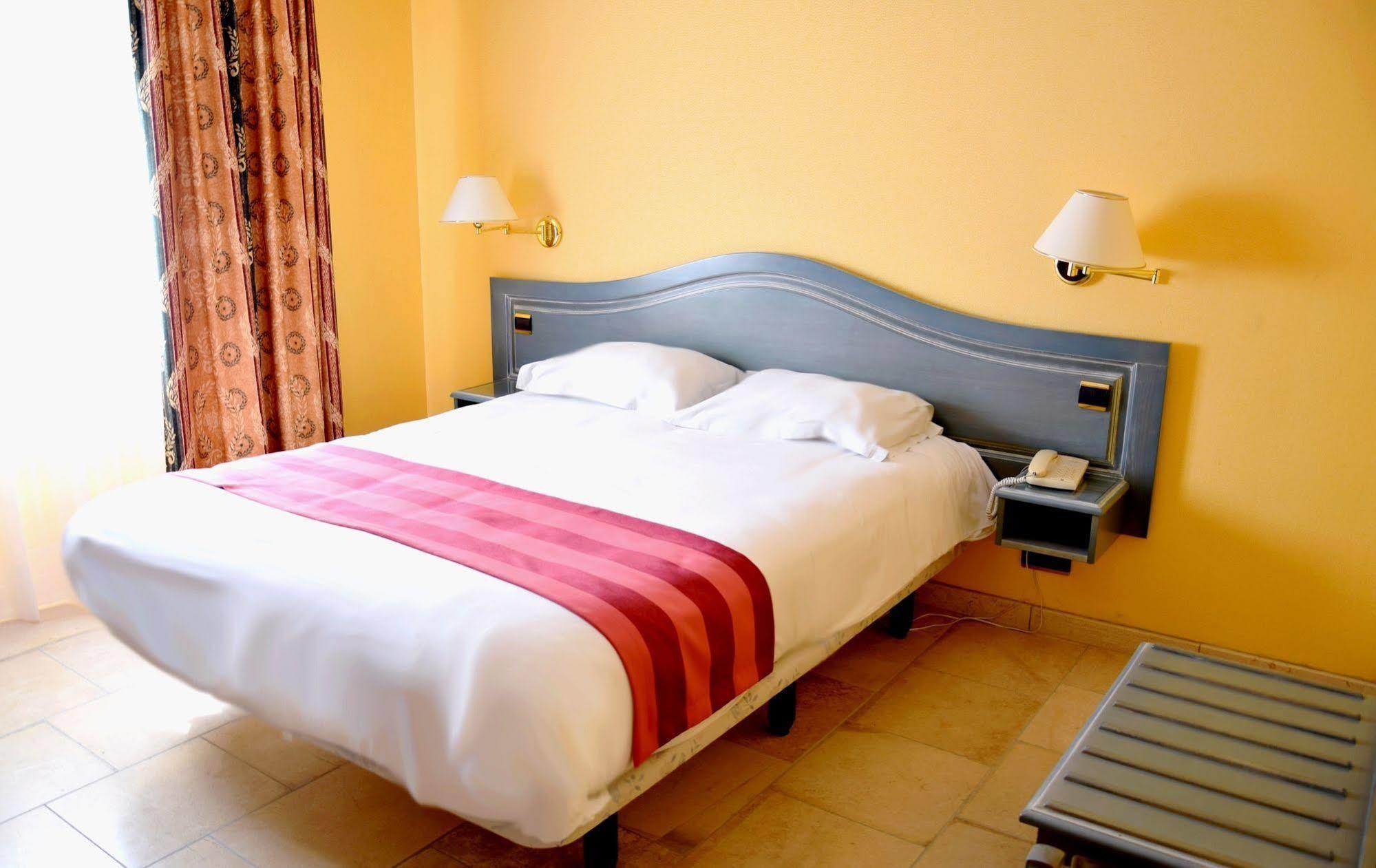 Logis Le Saint Nicolas Bar-sur-Aube Εξωτερικό φωτογραφία